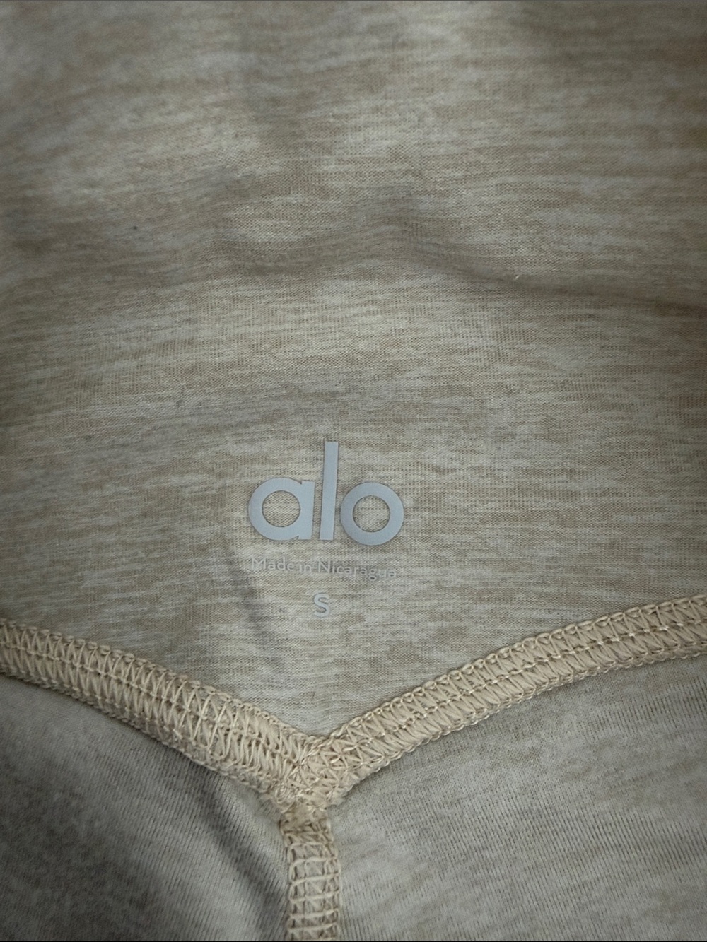 Alo Yoga Airbrush Oatmeal Scoop Bralette & Legging Set - Cream Size Small - Picture 9 of 9